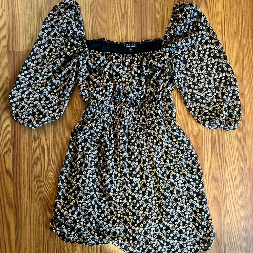 Dress - Picture 4 of 4